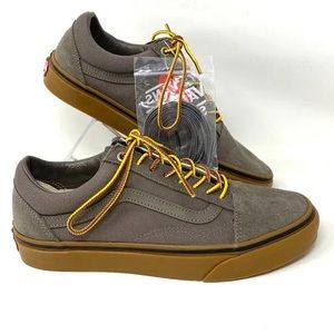 Brown vans size 8.5.